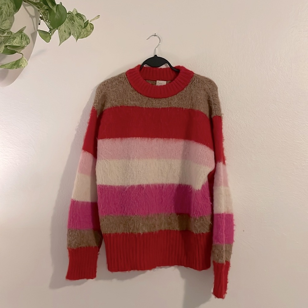 A New Day sweater size small in great condition.